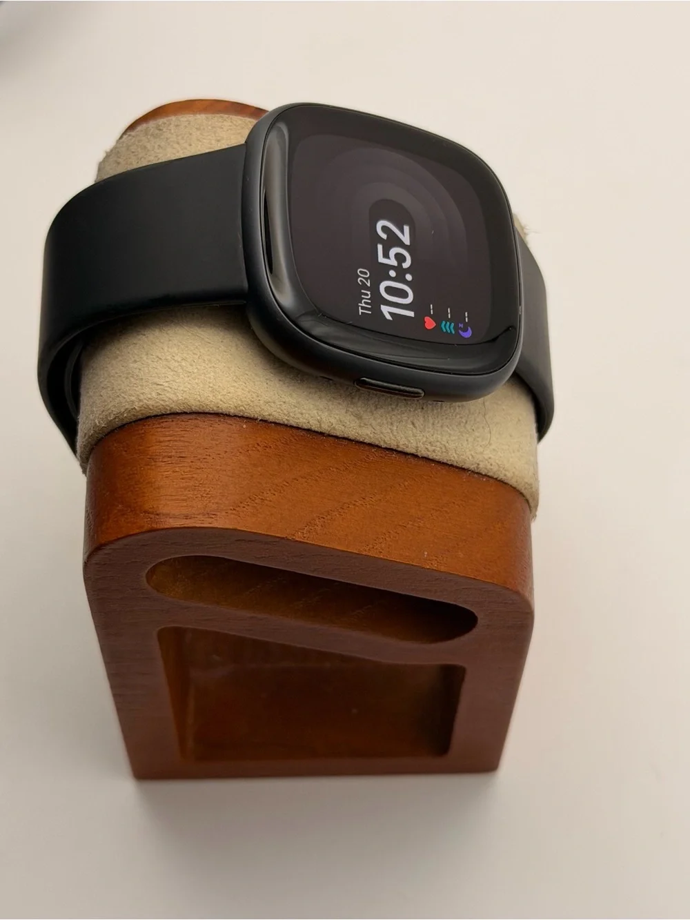 Fitbit Versa 4, Tested, Excellent, Charger Included, Black, Smartwatch